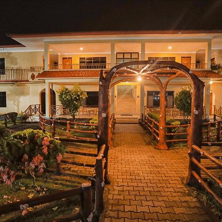 Hotel Wildlife Camp Sauraha Eksteriør billede