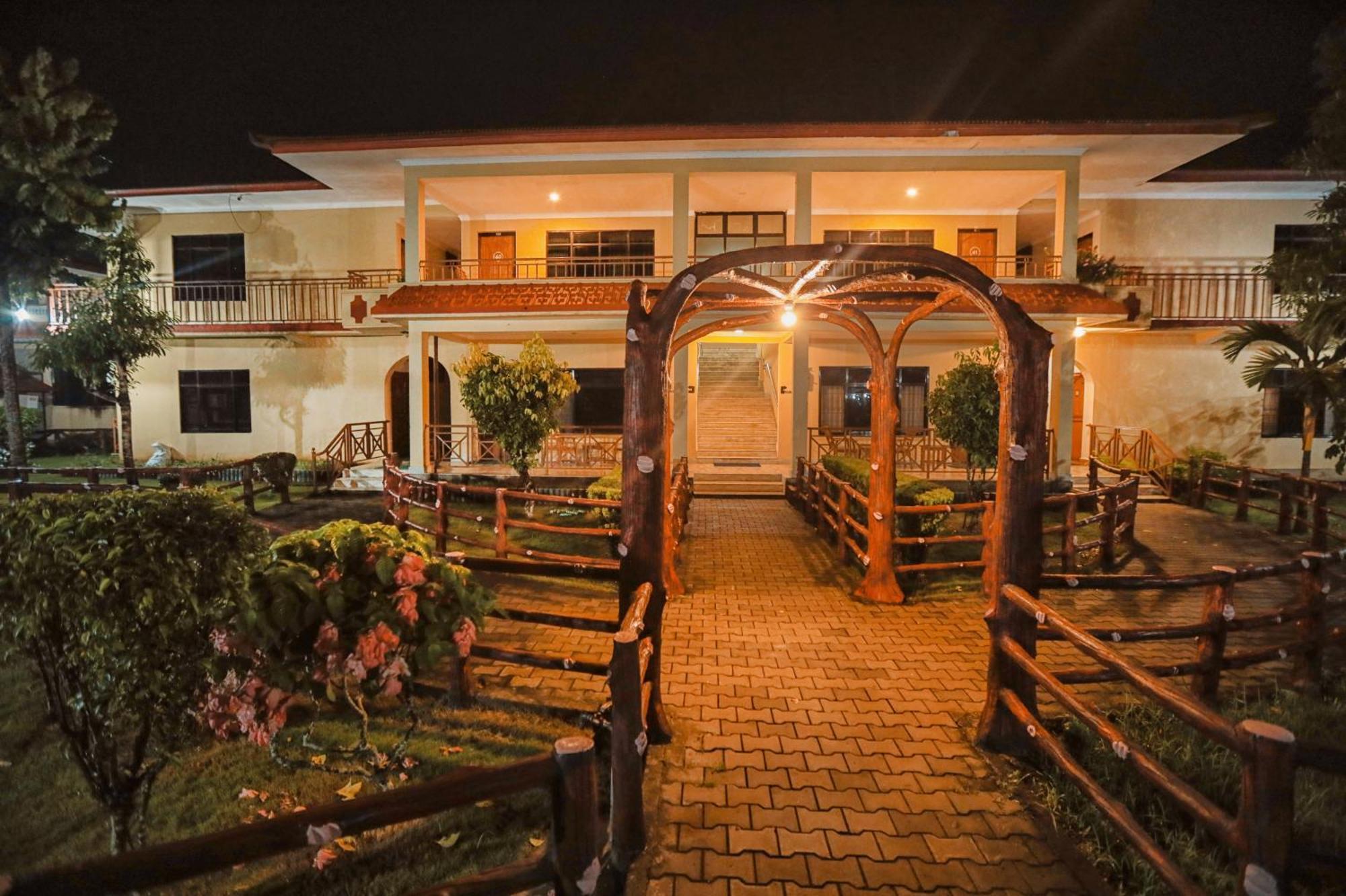 Hotel Wildlife Camp Sauraha Eksteriør billede