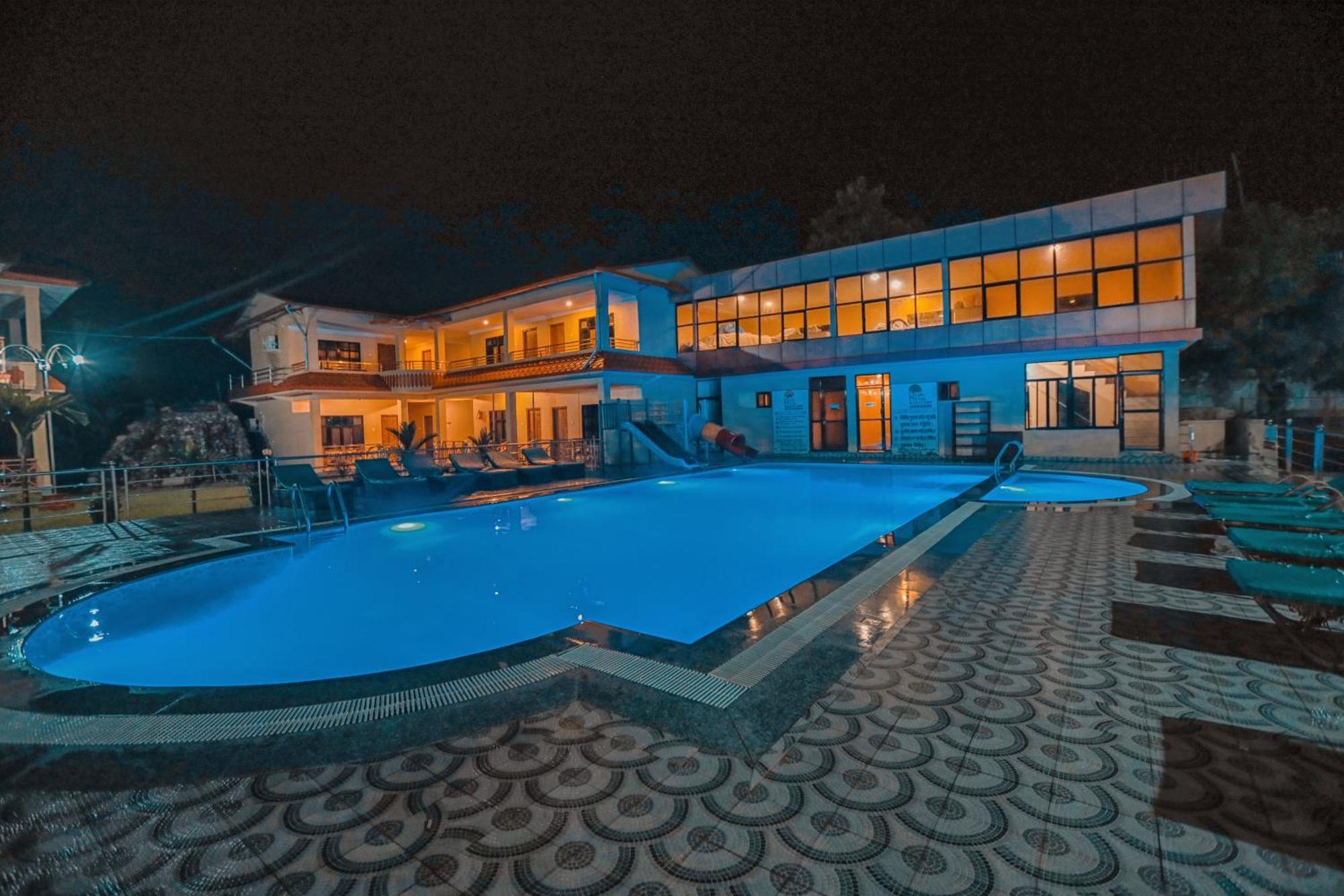 Hotel Wildlife Camp Sauraha Eksteriør billede