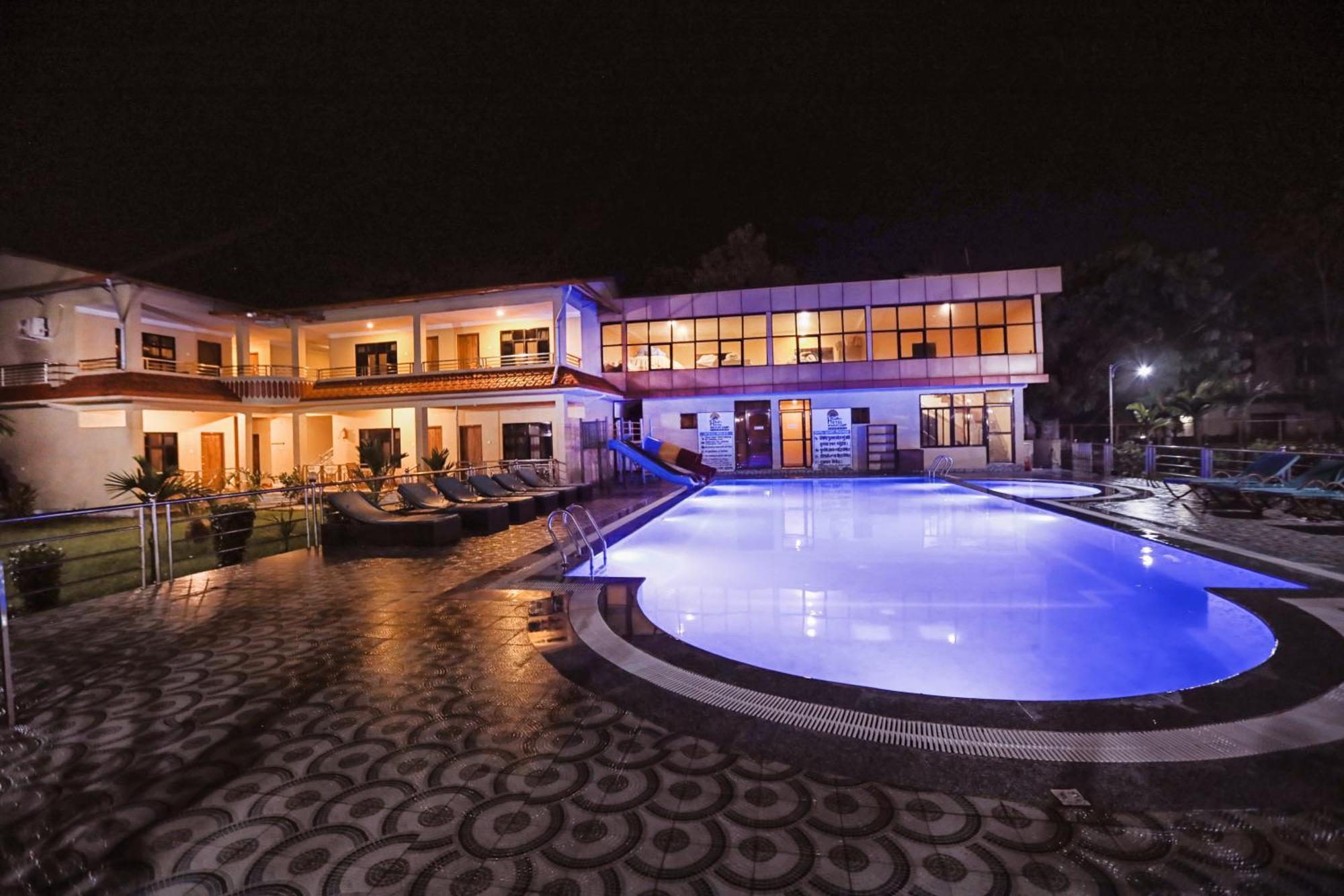 Hotel Wildlife Camp Sauraha Eksteriør billede