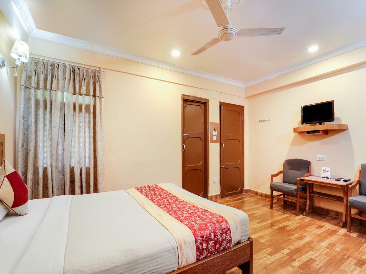 Hotel Wildlife Camp Sauraha Eksteriør billede