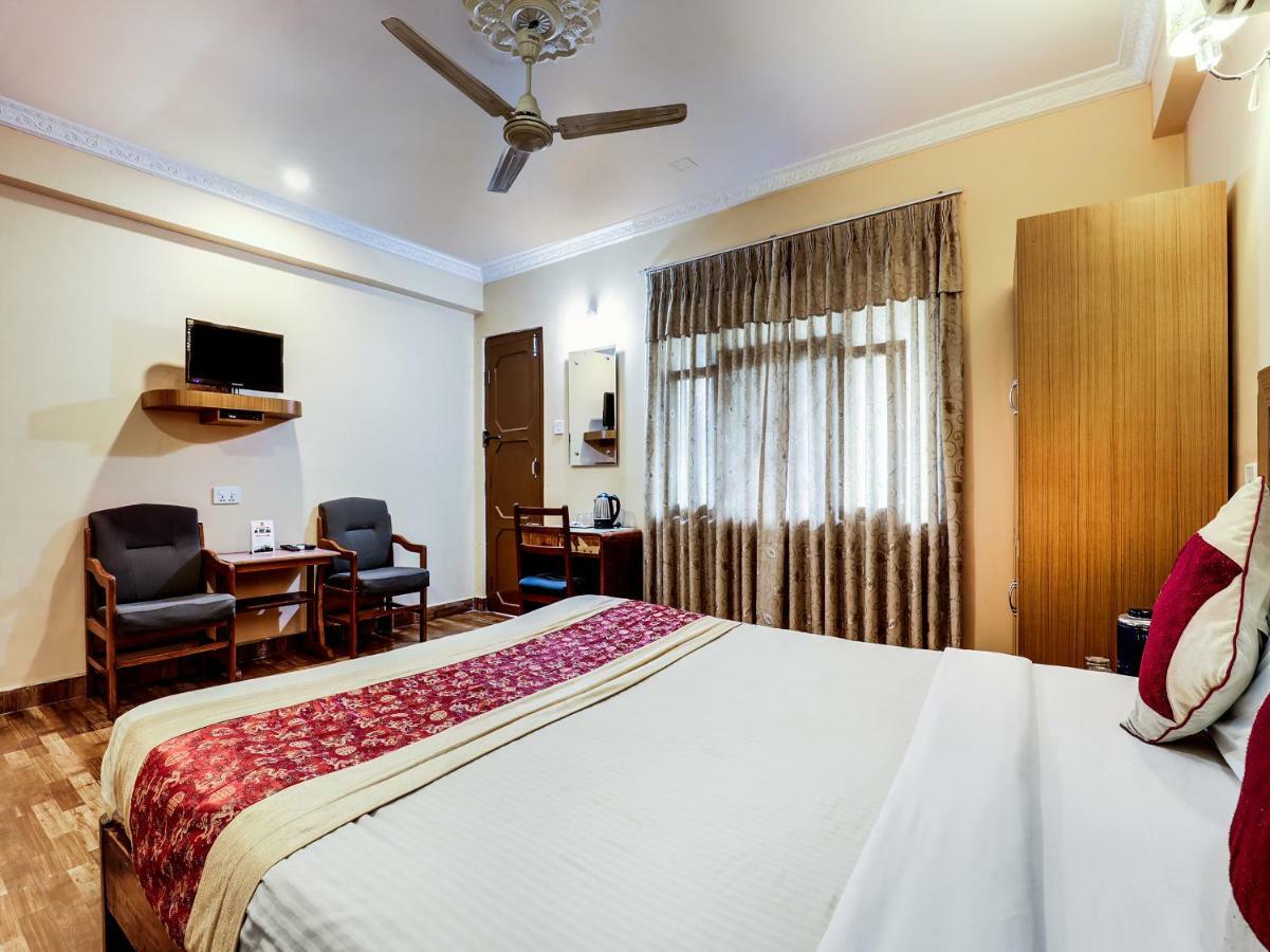 Hotel Wildlife Camp Sauraha Eksteriør billede