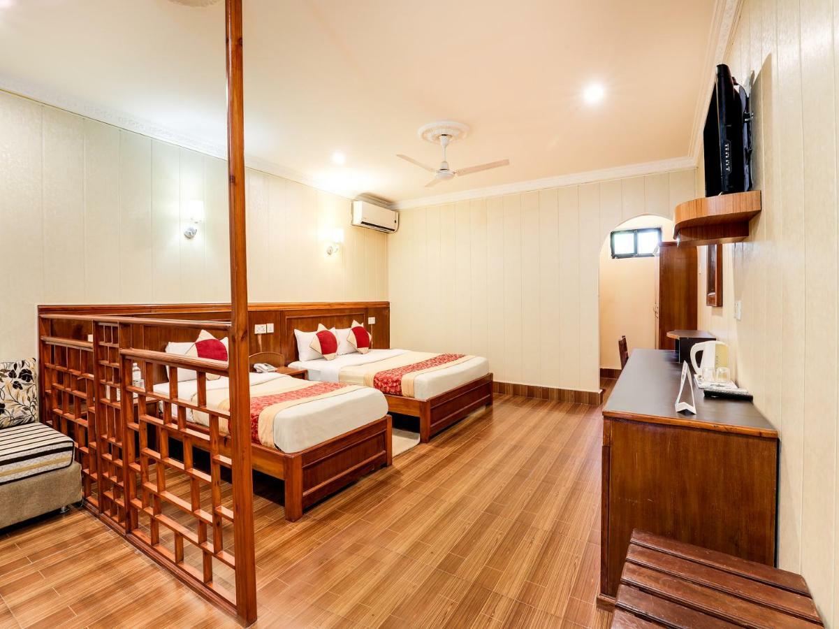 Hotel Wildlife Camp Sauraha Eksteriør billede