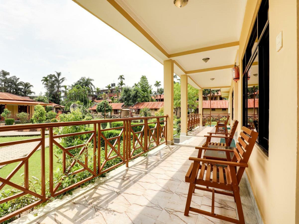 Hotel Wildlife Camp Sauraha Eksteriør billede
