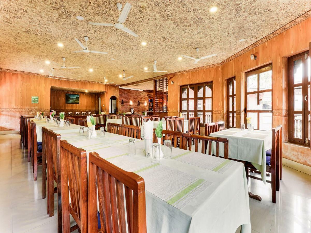 Hotel Wildlife Camp Sauraha Eksteriør billede