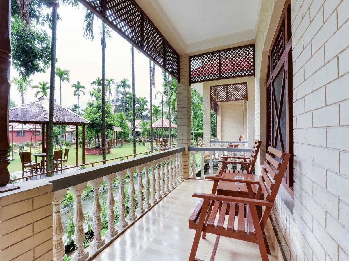 Hotel Wildlife Camp Sauraha Eksteriør billede