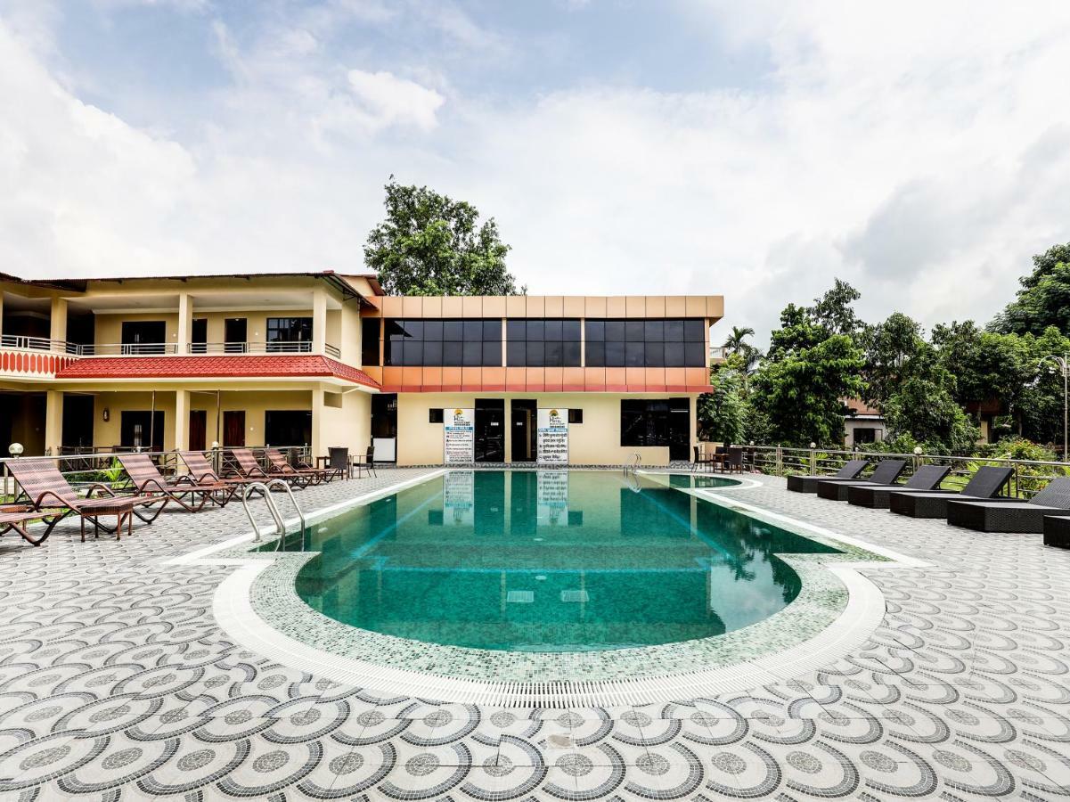 Hotel Wildlife Camp Sauraha Eksteriør billede