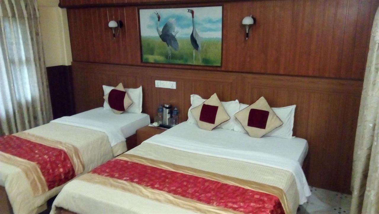 Hotel Wildlife Camp Sauraha Eksteriør billede